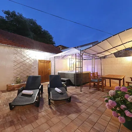 Josipa Guest house 3*